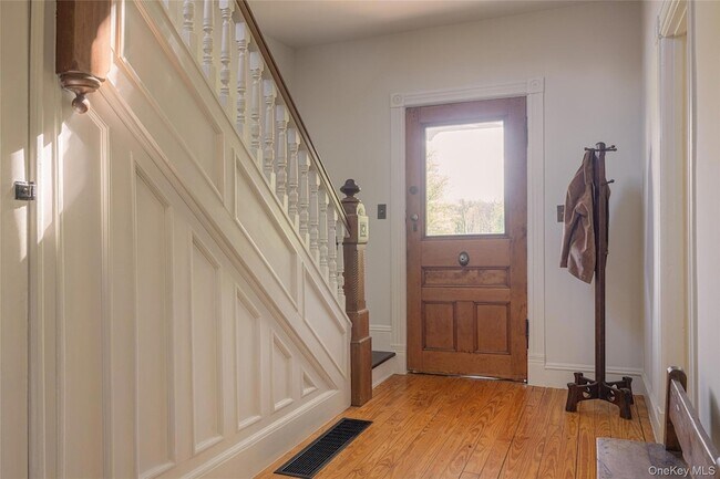 Building Photo - 1777 NY-9G
