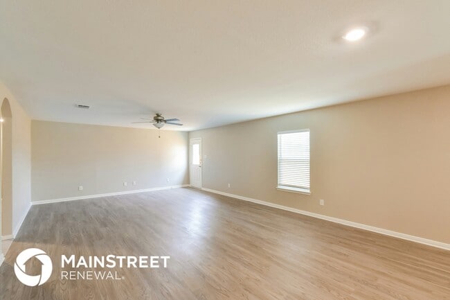 Building Photo - 3123 Begonia Bend