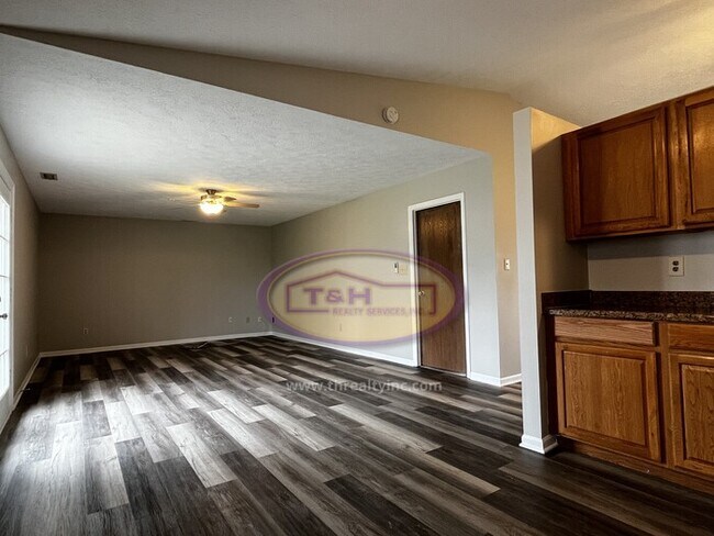 Building Photo - Cute Ranch in Pike Township!