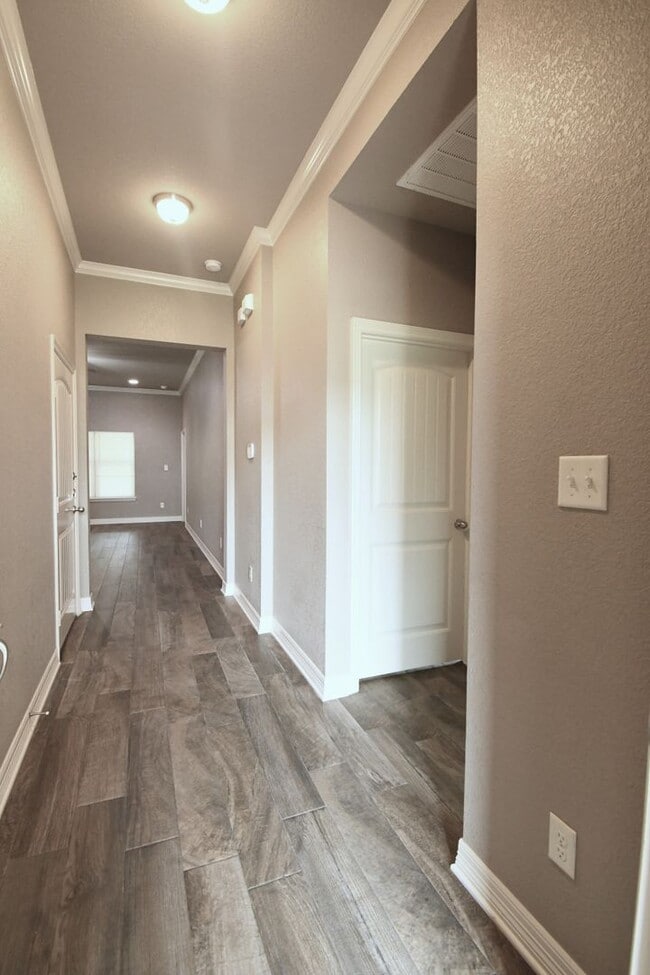 Foto del edificio - Modern 3-Bedroom 2 Bath Duplex in South Tyler