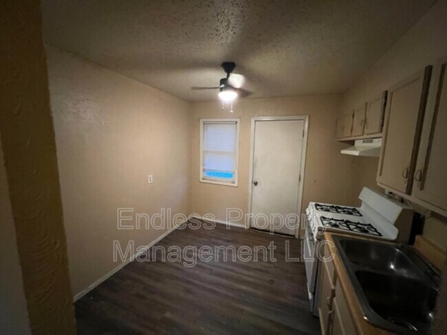 Foto del edificio - 6412 Camille Ave