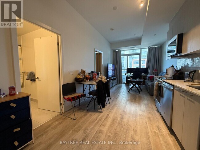 Photo du bâtiment - 185 Deerfield Rd