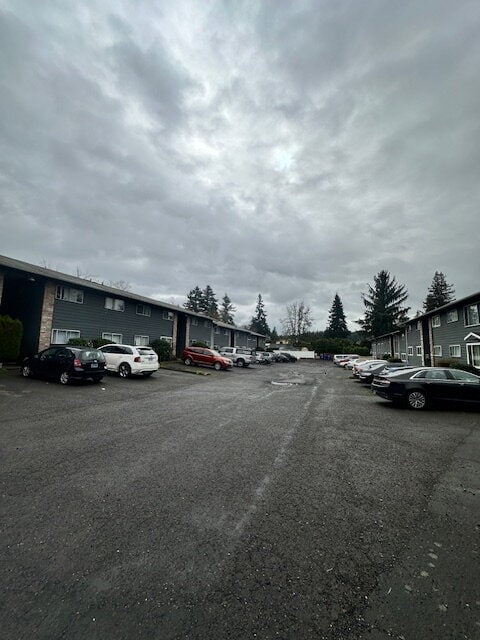 Charming 2-Bed Oasis with Full Bath on SE Division - 836 Sq. Ft. of Portland Comfort! - Charming 2-Bed Oasis with Full Bath on SE Division - 836 Sq. Ft. of Portland Comfort! Apartment