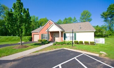 Building Photo - 3333 Deserette Ln