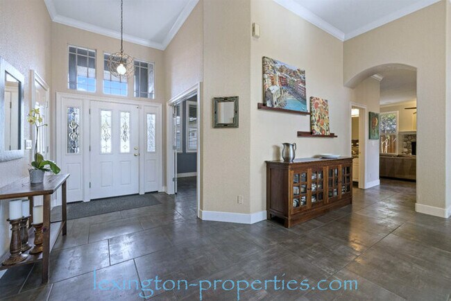 Building Photo - Modern, Single-story Home, in Exclusive Gated Golf course Community - Heritage at Diamond Oaks.