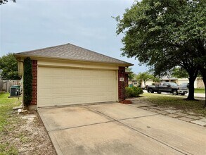 Building Photo - 21655 Falvel Sunset Ct