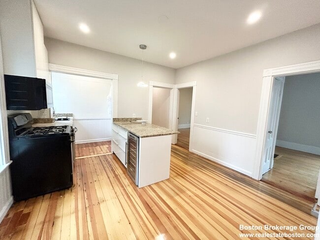 Photo - 12 Buttonwood St House