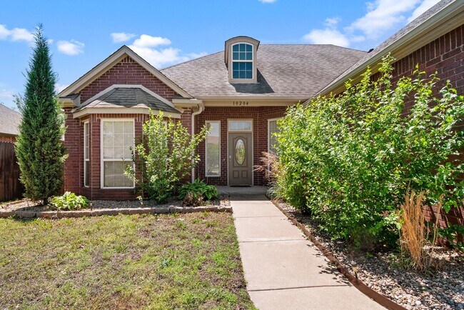 Building Photo - Amazing 5 Bedroom Home in Owasso!