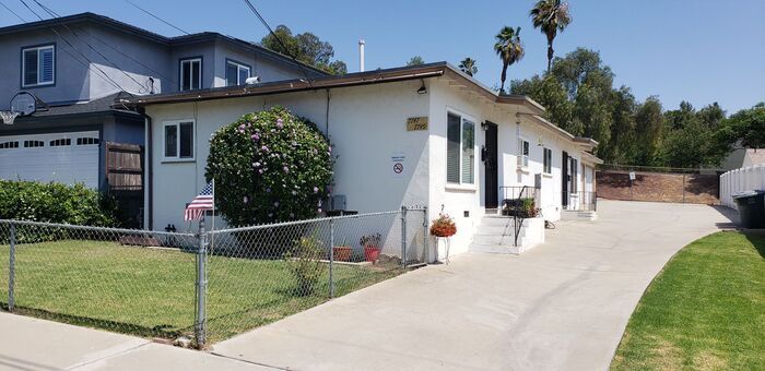 Primary Photo - Charming 2BR DPLX with TWO (2) Garages in ...