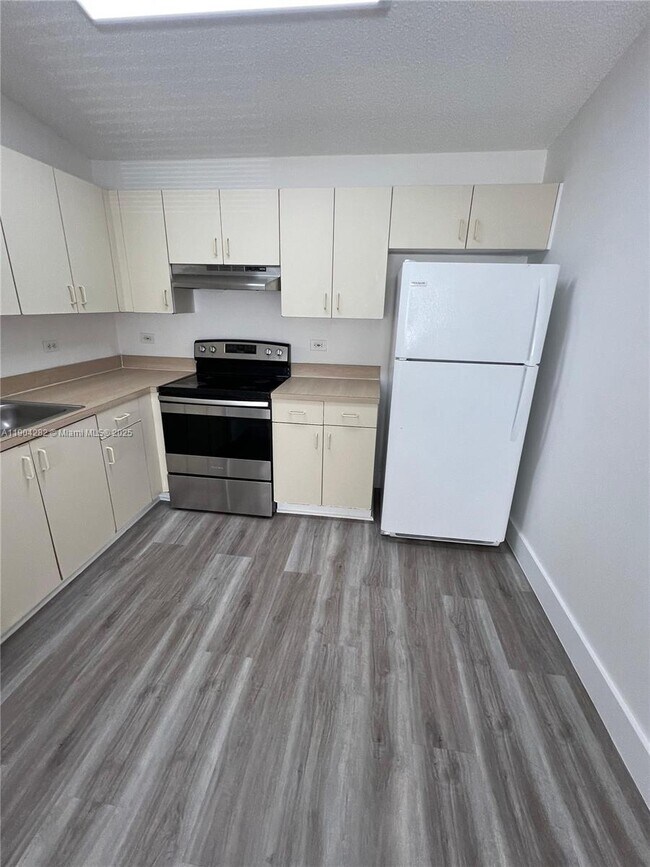 Foto del edificio - 3650 N 56th Ave