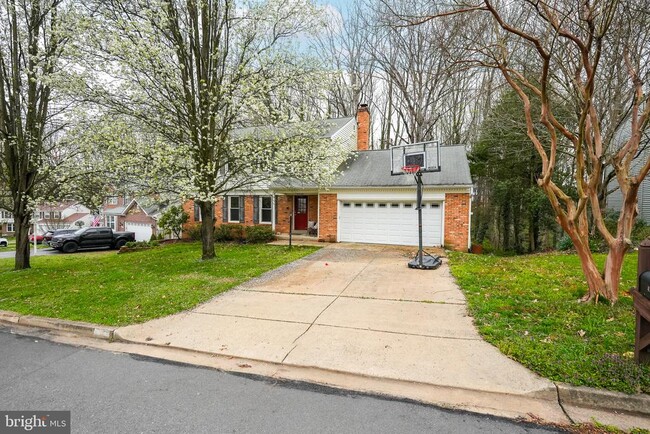 Building Photo - 4230 Avon Dr