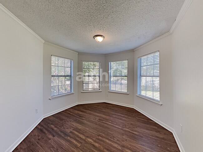 Building Photo - 4010 Amber Way