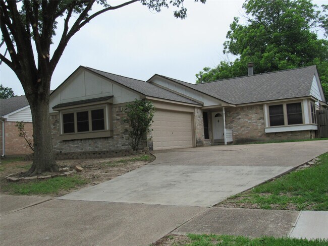 Building Photo - 22710 Leedstown Ln