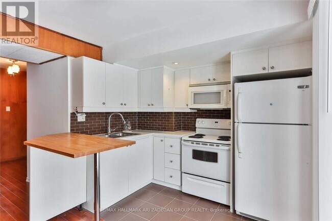 Building Photo - 231 Goulding Ave