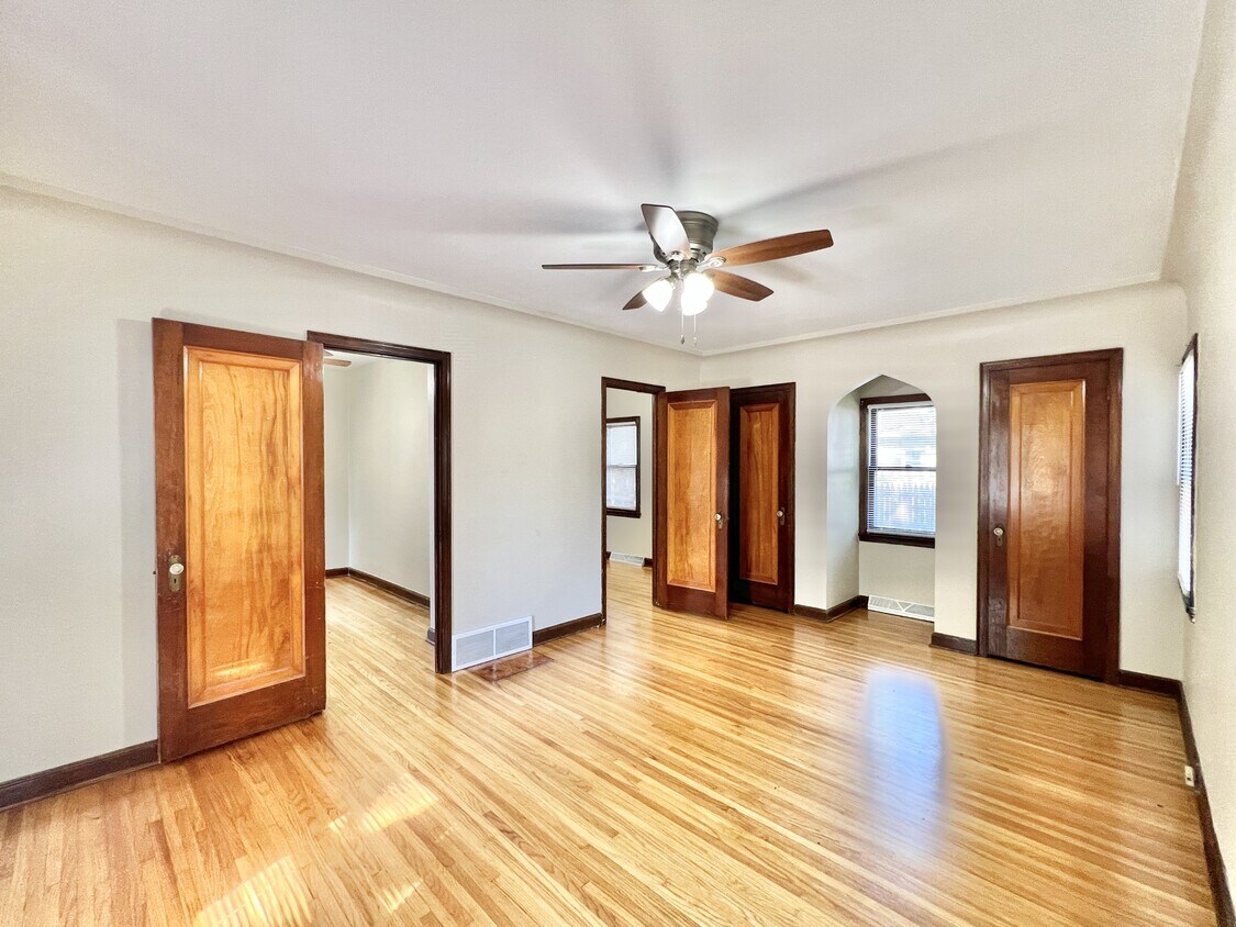 Foto principal - 1335 Blaine Ave