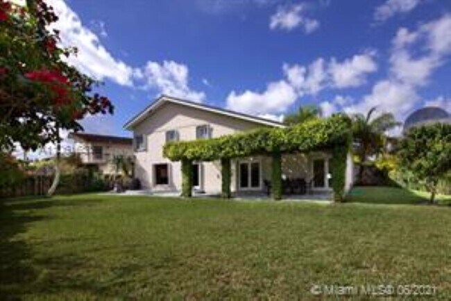 Building Photo - 5631 SW 58th Ct