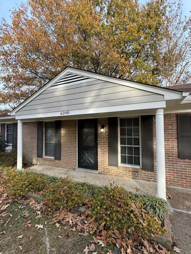 Building Photo - Renovated 3 Bedroom 1 Bath Home for Rent!