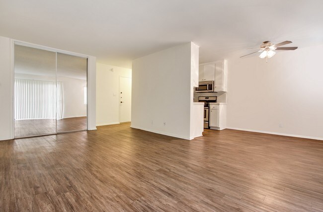 Foto del edificio - 8501 S Sepulveda Blvd