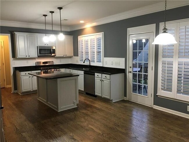 Building Photo - 500 Papillion Trace