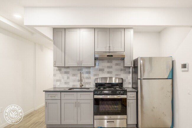 Building Photo - 323 49th St