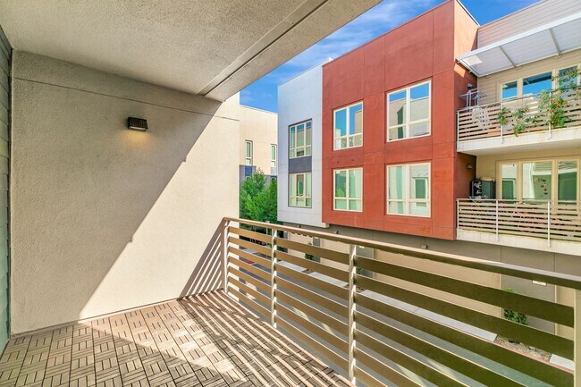 Building Photo - Welcome to this stunning Modern 3-Bedroom ...