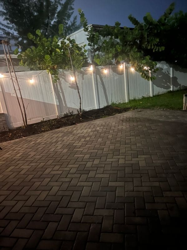 Building Photo - 2300 NE 11th Ave