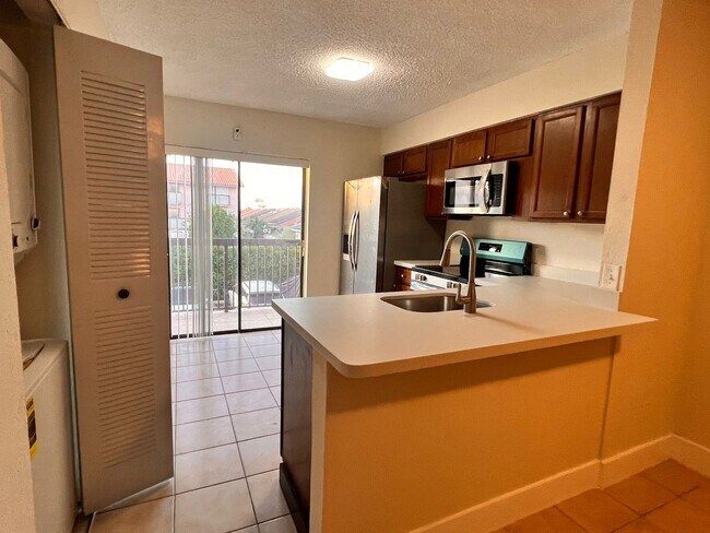 Foto del edificio - 5560 W 21st Ct