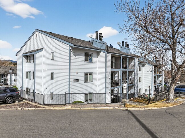 Foto del edificio - 13085 W Cedar Dr