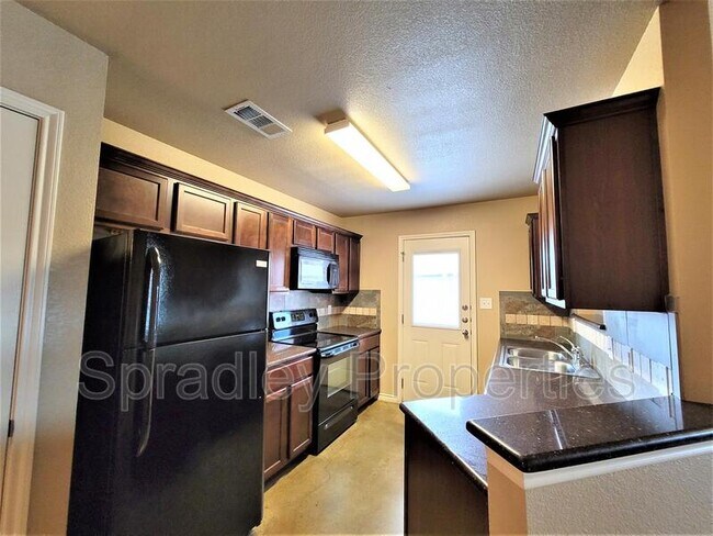 Foto del edificio - 729 E Ridge Blvd