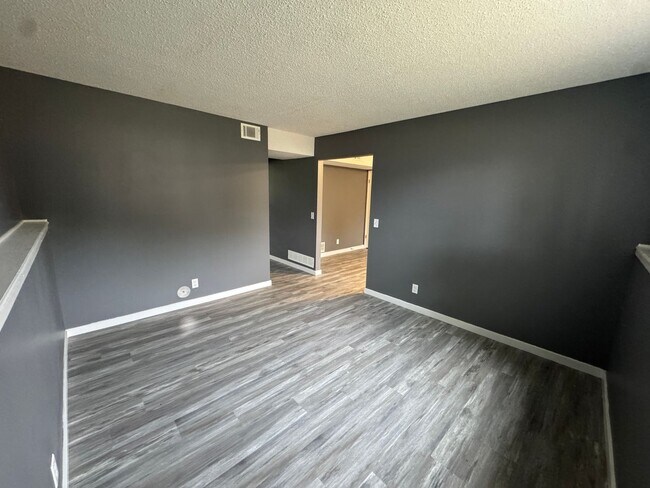 Foto del edificio - 317 N Bridge Ln