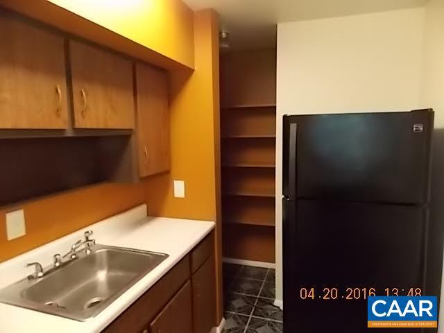 Foto del edificio - 2405 Barracks Ct