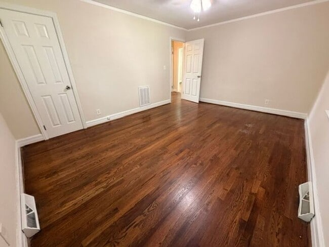 Building Photo - Cute 2 Bedroom in Taylors, SC!