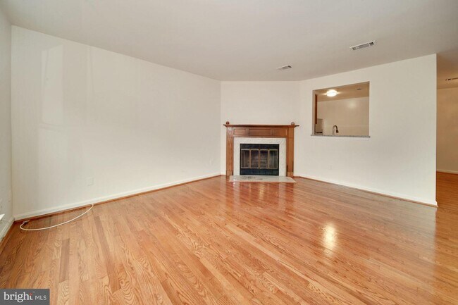 Foto del edificio - 19735 Teakwood Cir