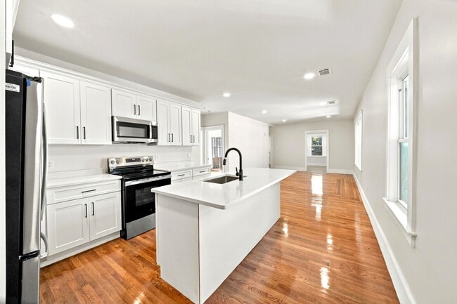 Building Photo - 32 Westmore Rd