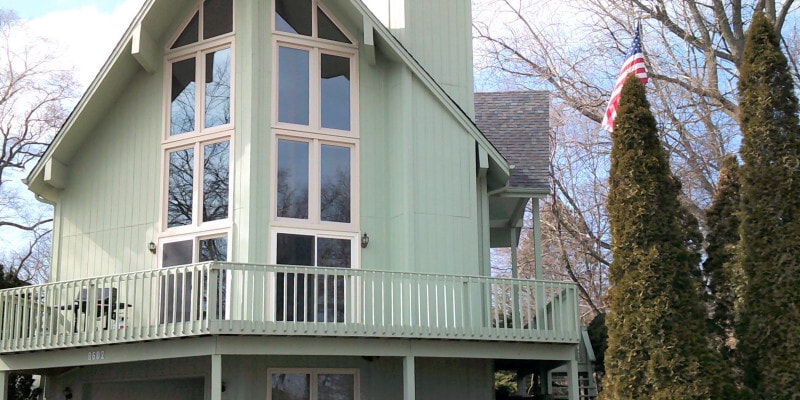 Primary Photo - 8602 Lakeshore Dr