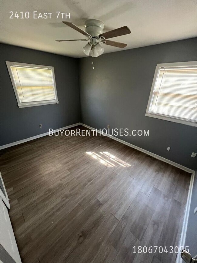 Foto del edificio - PRICE REDUCTION! $499 Move-In Special (+ a...