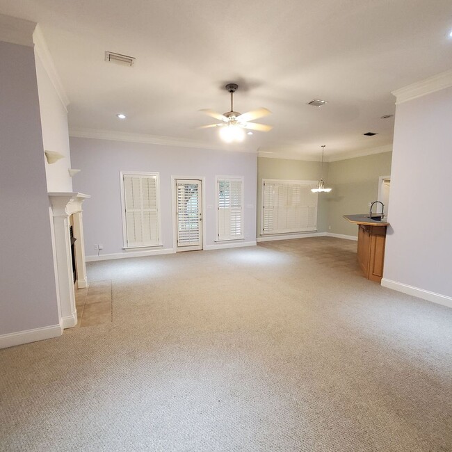 Foto del edificio - Southern Comfort Living: Elegant 3BR/3BA H...