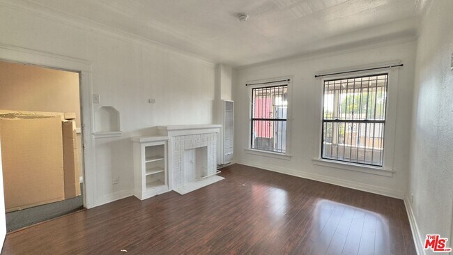 Foto del edificio - 5161 S Vermont Ave