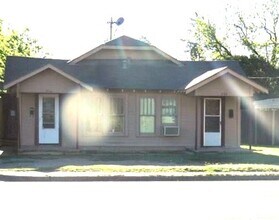 Building Photo - 1133 Grape St