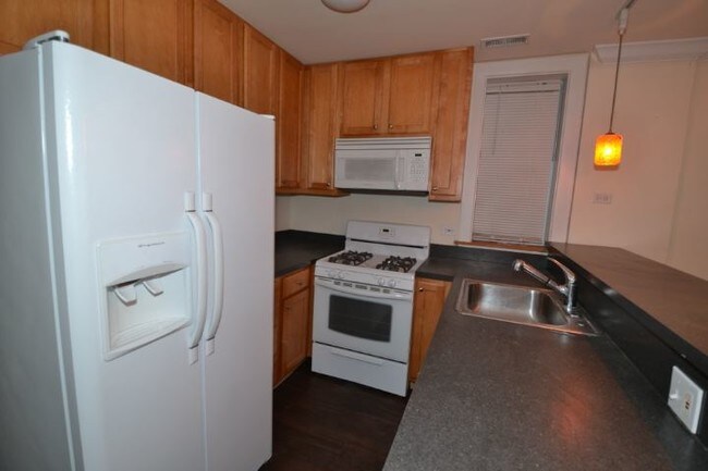 Foto del edificio - 1314 W Roscoe St