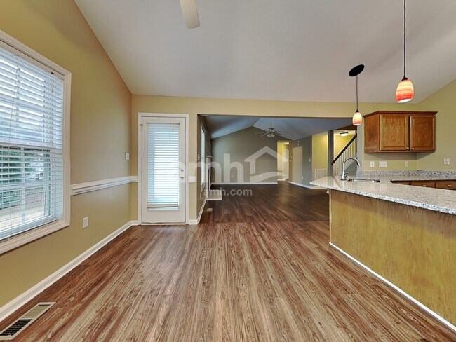 Foto del edificio - 112 Pine Orchard Ct