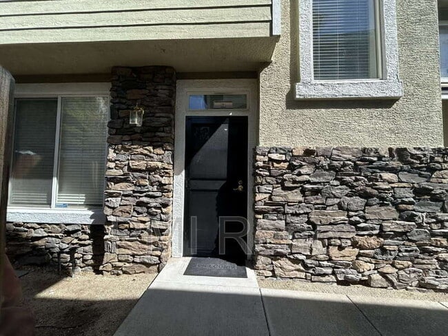 Building Photo - 3871 Warren Way