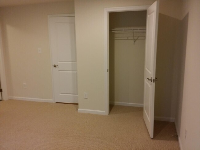 Building Photo - 22854 Yellow Oak Terrace