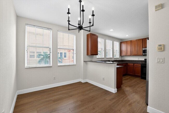 Foto del edificio - 4 Bedroom Townhome in West Palm Beach