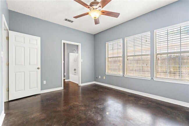 Foto del edificio - 1998 Laurel Oak Ct