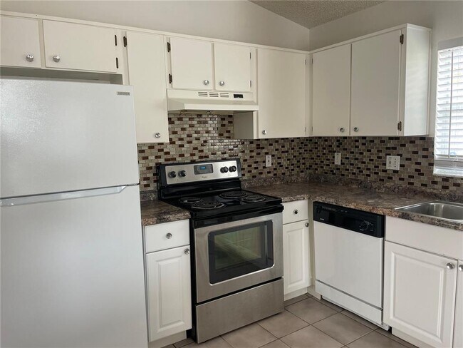 Building Photo - 1223 Isadore Dr