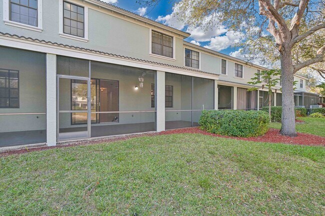 Foto del edificio - Luxurious 3+Loft Coach Home in Summit Place - 2 Car Garage - Pet OK W/Approval - Amazing Views!
