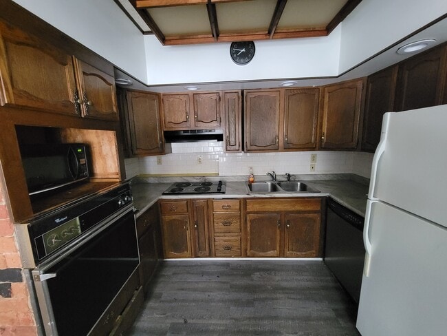 Building Photo - 929/931 e 6th st