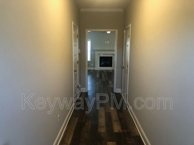 Foto del edificio - 887 Chesham Ave