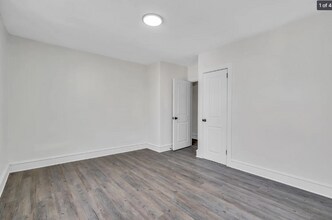Building Photo - 6702 Oakley St
